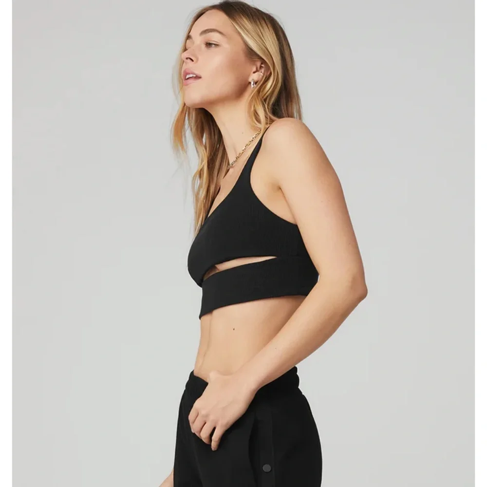 Alo yoga Slit Bra - Picture 2 of 10